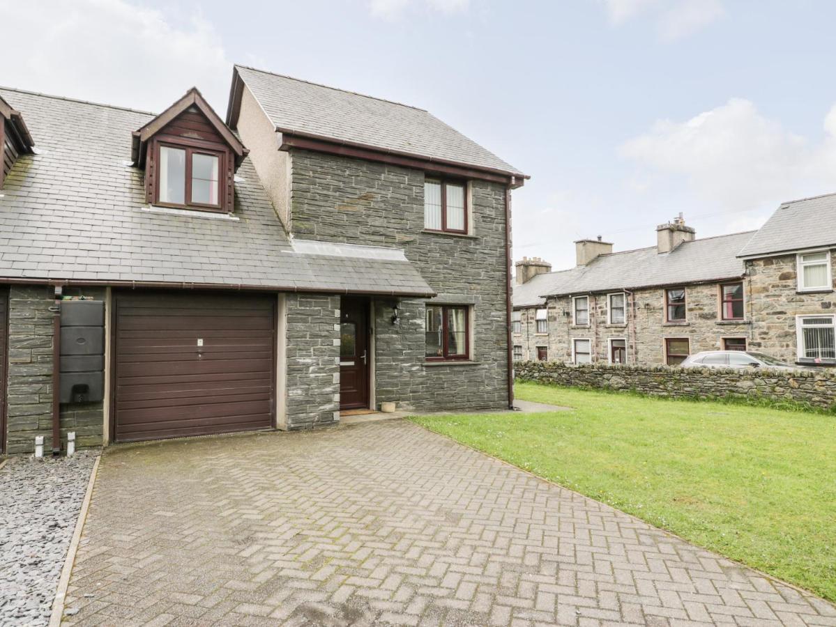 6 Stad Yr Ysgol Blaenau Ffestiniog Kültér fotó